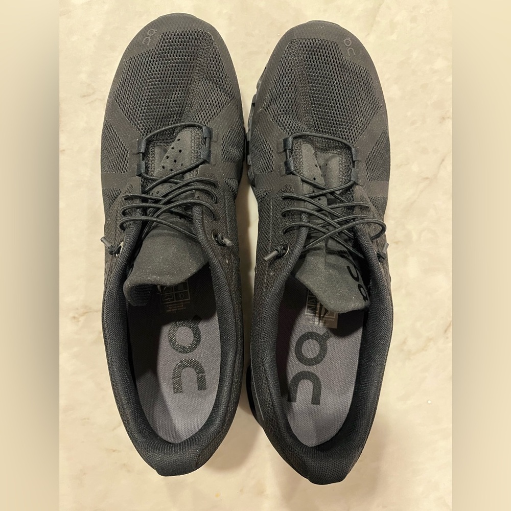 On Running Cloud 5 men’s running shoes, Black/Black Size 10